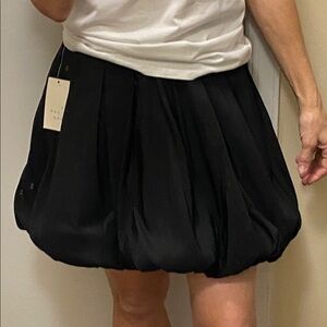 A new Day Bubble Black Skirt